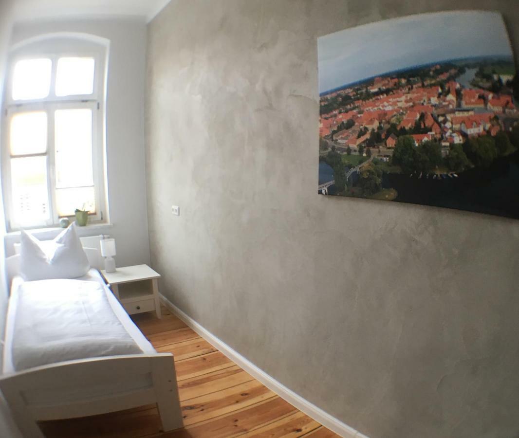 Das Bilderbuchcafe - Ferien - Apartment No 3 - Markt 7 Havelberg Buitenkant foto